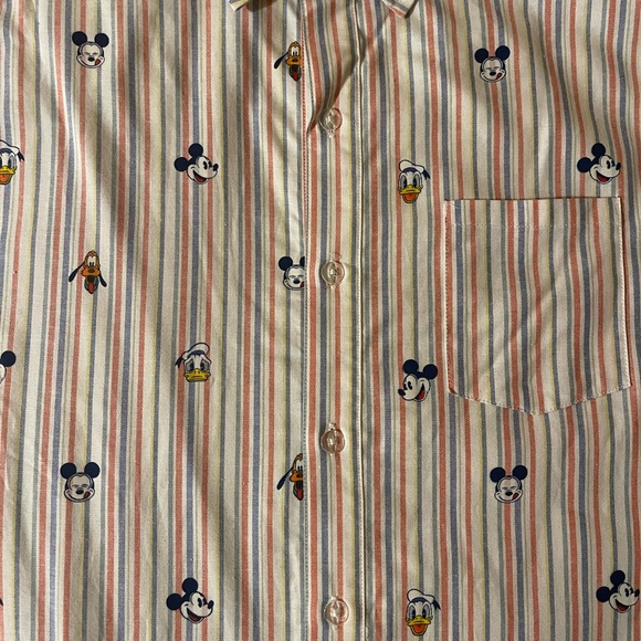 New!! Disney Classic Shirt Size Medium
Mickey Mouse Button Down - Picture 4 of 5